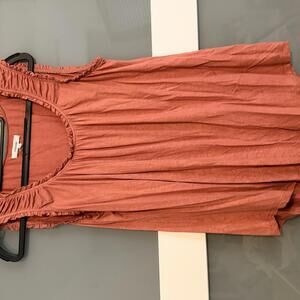 Maurices Women's Sleeveless shimmer Pink Tank Top, Size Medium